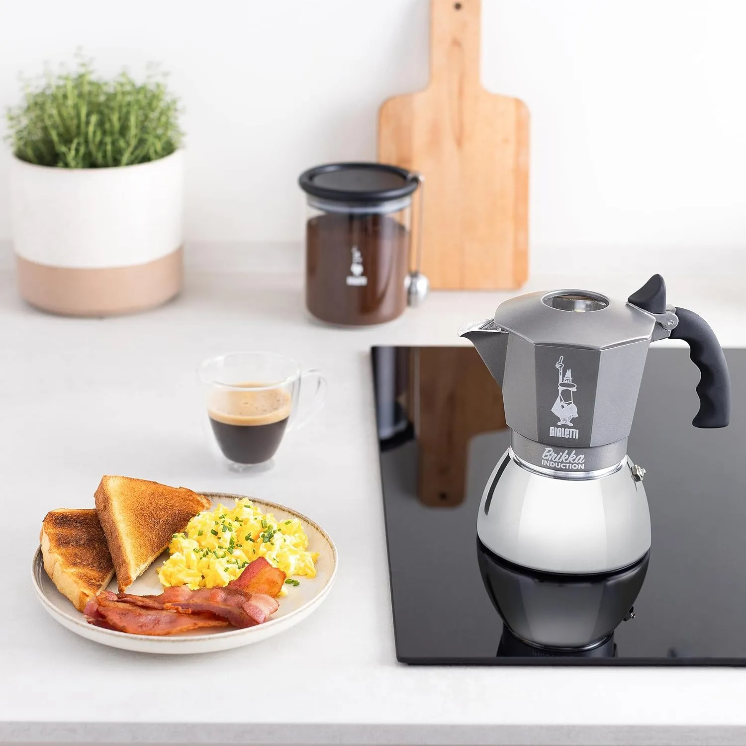Bialetti Brikka Induction Coffee Maker, 4 Cup (170ml), Espresso Bar Style, Suitable for All Types of Cookers, Stylish Design, Silver