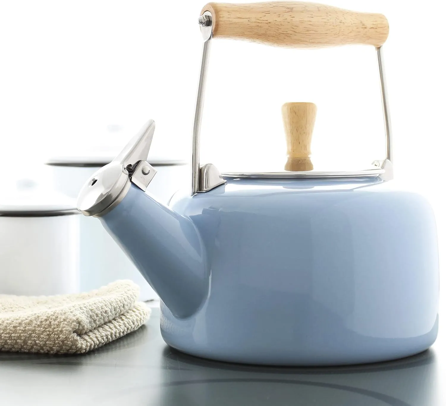 Chantal SVEN Enamel on Steel Whistling Teakettle with Natural Wood handle, 1.4 quarts (Glacier Blue)