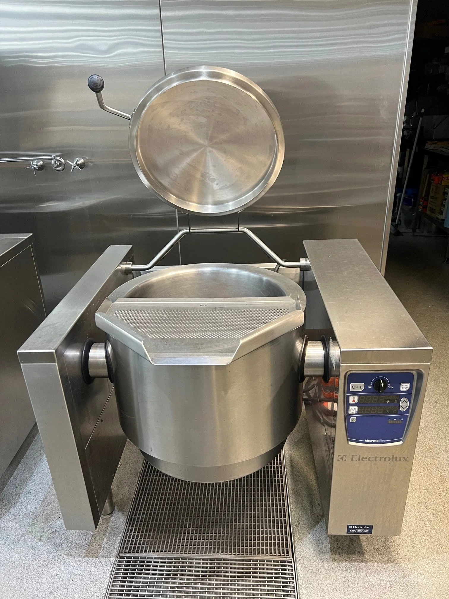 Electrolux TBOT06EEFO Therma Tilting Kettle