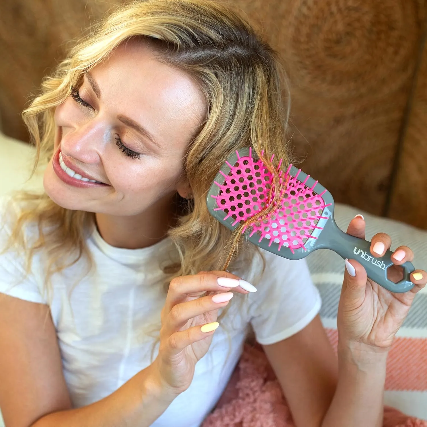 FHI Heat UNbrush Detangling Brush for Pain-Free Brushing on All Wet or Dry Hair Types — Durable DuoFlex Anti-Static Bristles, Lightweight Handle, Vented Hair Brush