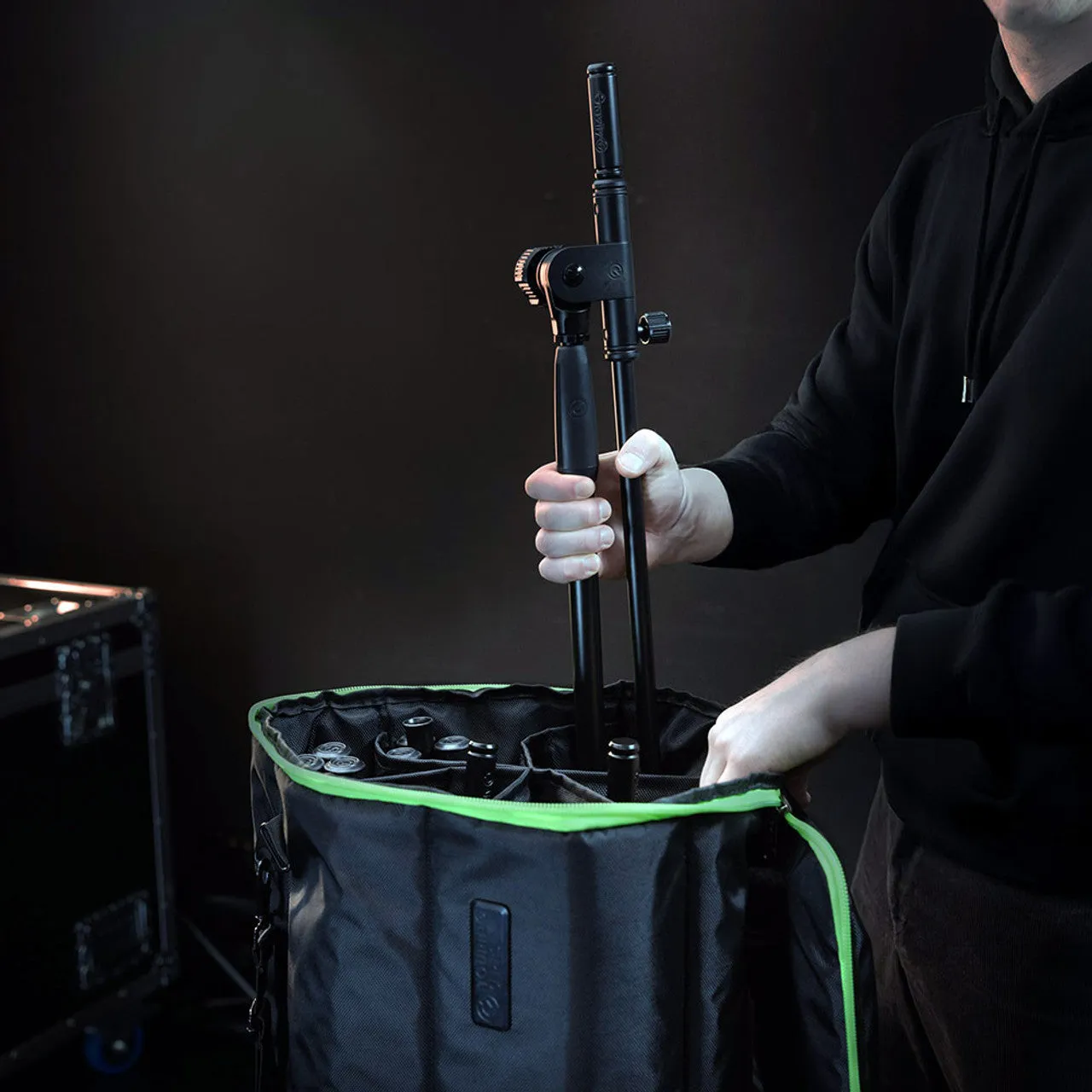 Gravity GTBGMS6B Touring Transport Bag for 6 Mic Stands on Wheels