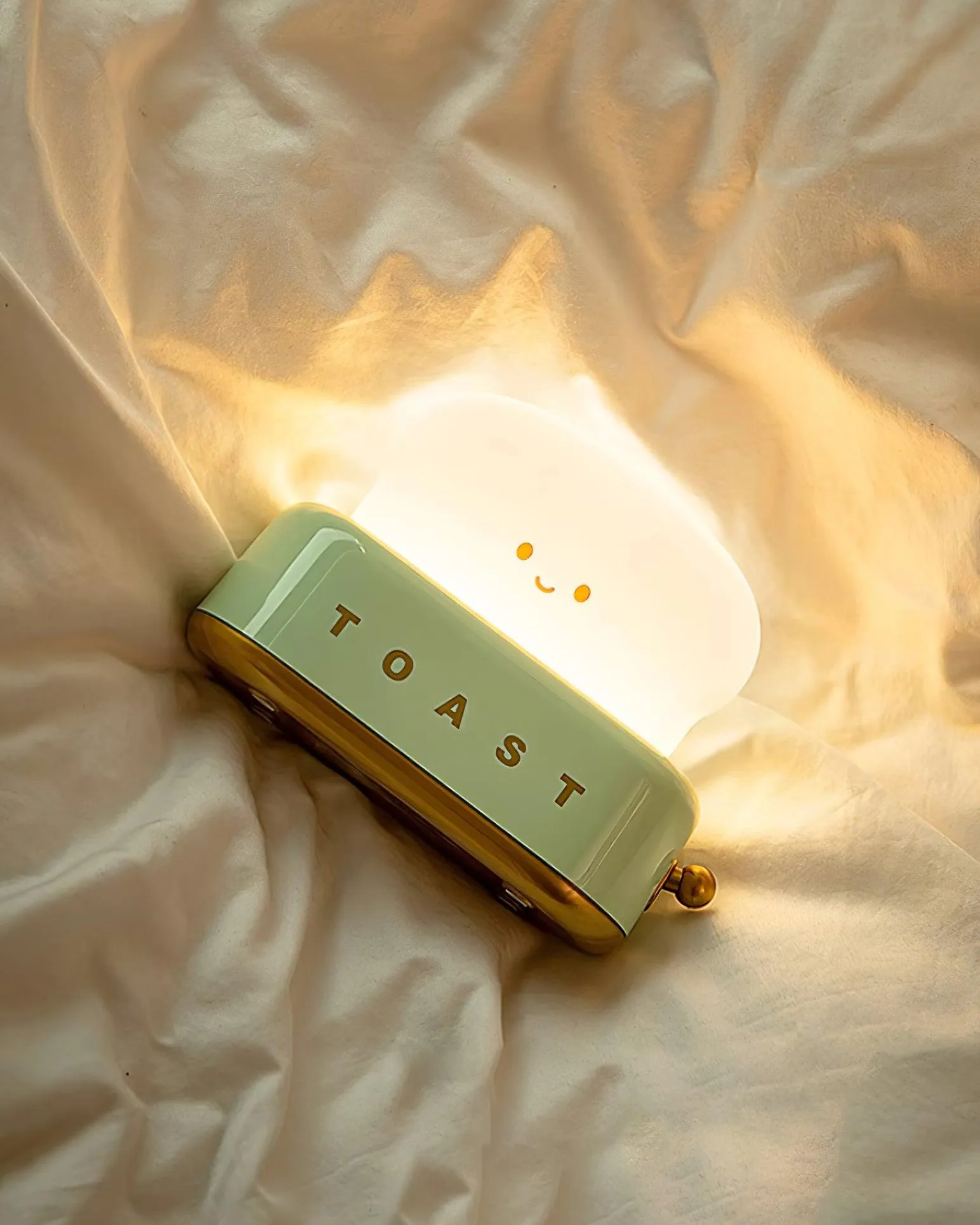 Toaster Night Light – Cute & Rechargeable LED Lamp for a Cosy Glow