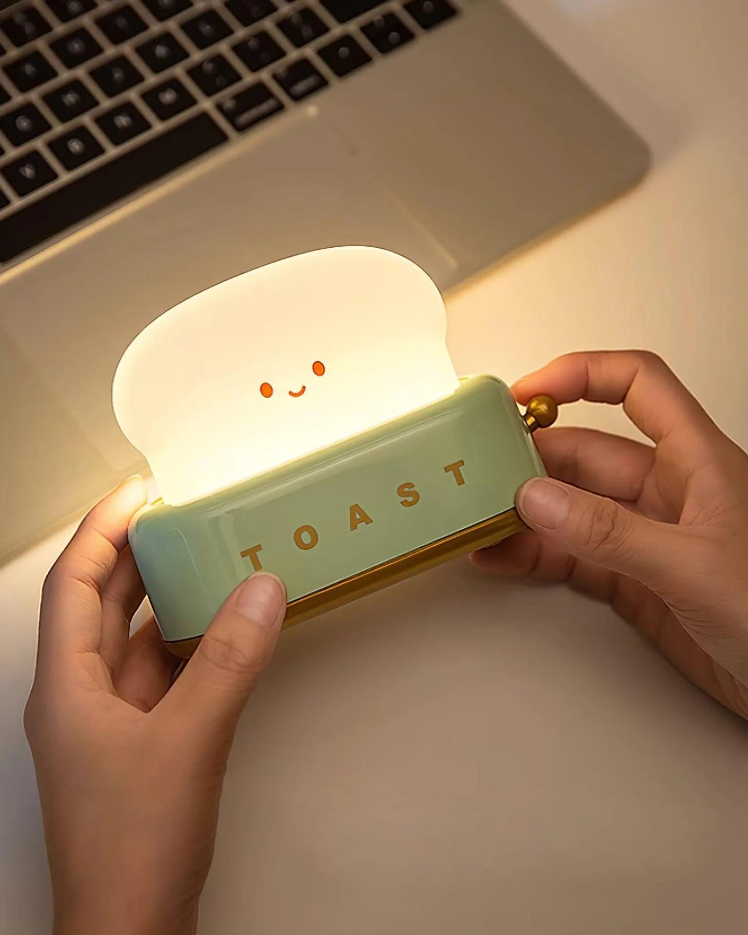 Toaster Night Light – Cute & Rechargeable LED Lamp for a Cosy Glow